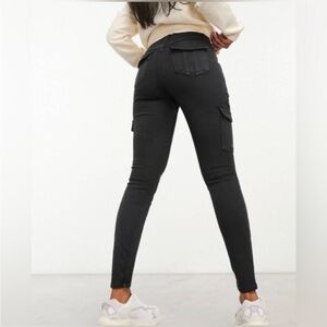 SPANX Stretch Twill Ankle Cargo Pants Sz Medium Tall color washed Black